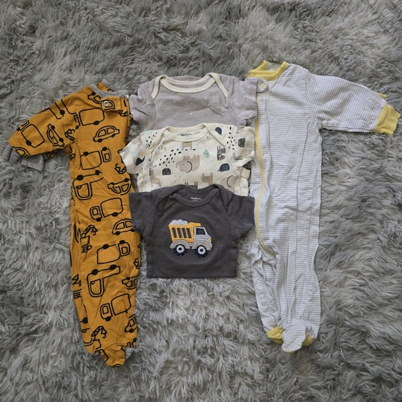 Gerber Other - Gerber Mixed Onesie Bundle